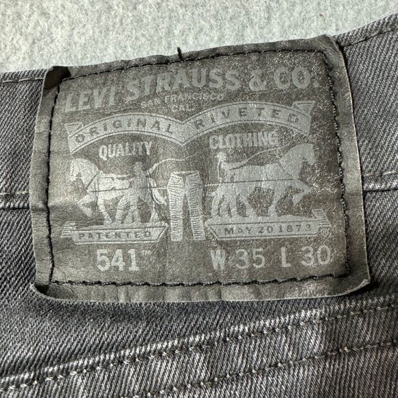 Levi's Jeans Mens 35x30 Gray 541 Athletic Tapered American Stretch Medium Denim - Picture 11 of 12